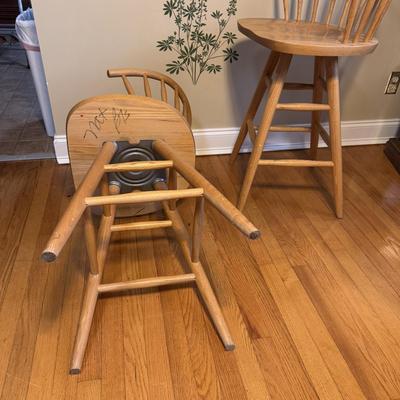 Set of Two Wooden Swivel Barstools (DR-DZ)