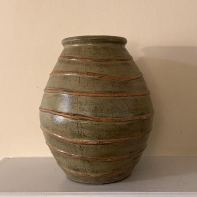 Three Decorative Vases (LR-DZ)