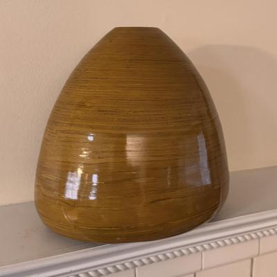 Three Decorative Vases (LR-DZ)
