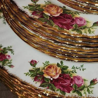 Full service for 8 Royal Daulton bone china