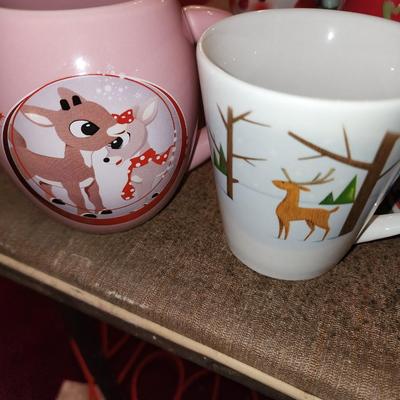 Lot of 12 Christmas mugs