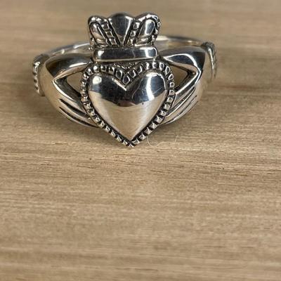 Sterling silver Celtic heart and hands ring