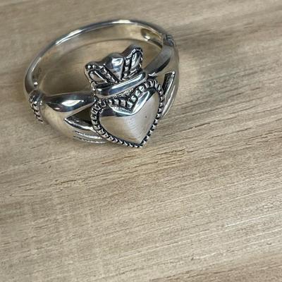 Sterling silver Celtic heart and hands ring