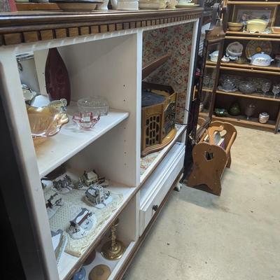 White Display Cabinet Approx 58" x 21: x 55"