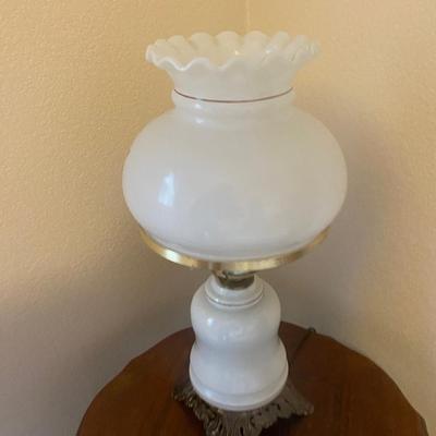 NICE LITTLE INLAID WOOD SIDE TABLE WITH GLASS GLOBE LAMP