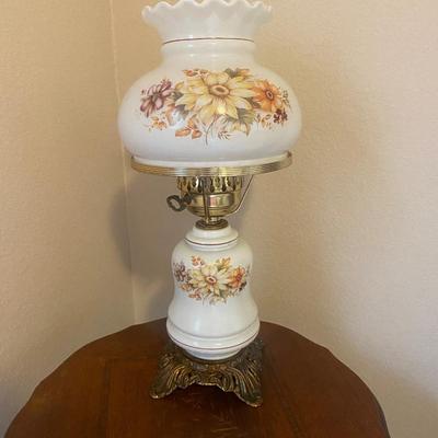 NICE LITTLE INLAID WOOD SIDE TABLE WITH GLASS GLOBE LAMP