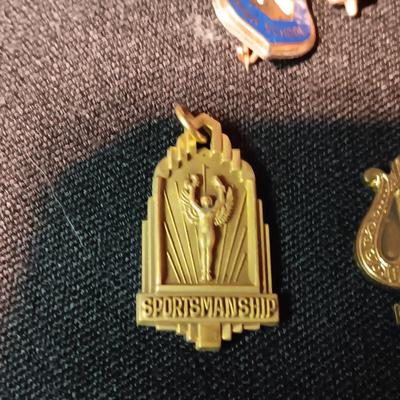 1958 SCHOOL ACHIEVEMENT PINS