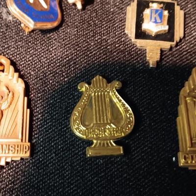 1958 SCHOOL ACHIEVEMENT PINS
