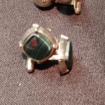 CUFFLINKS AND TIE TACKS