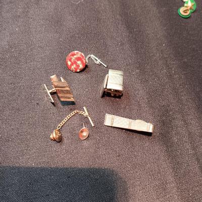 CUFFLINKS, TIE TACKS & TIE CLIP