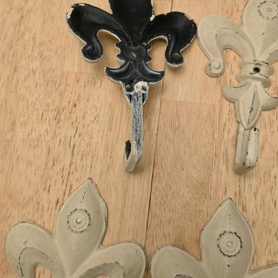 Fluer de Lis Hooks