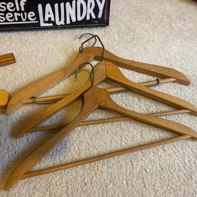 LAUNDRY PICTURE, A VARIETY OF HANGERS, TOTE AND COMMAND STICKIES
