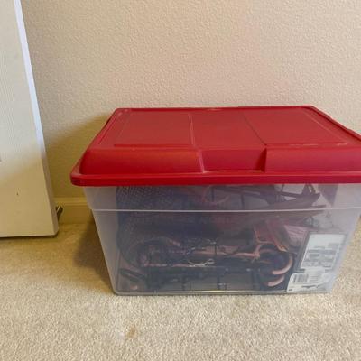 LAUNDRY PICTURE, A VARIETY OF HANGERS, TOTE AND COMMAND STICKIES