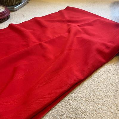 LINEN TABLECLOTHS