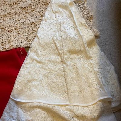 LINEN TABLECLOTHS