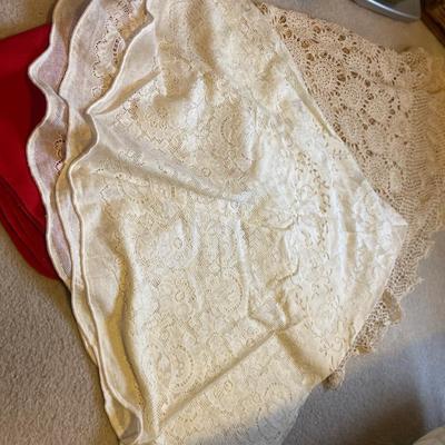 LINEN TABLECLOTHS