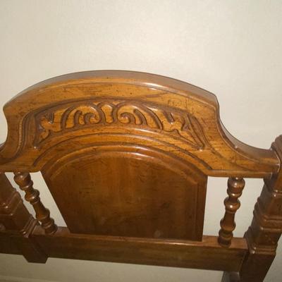FULL SIZE BED AND LANE SIDE TABLE