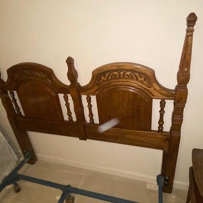 FULL SIZE BED AND LANE SIDE TABLE