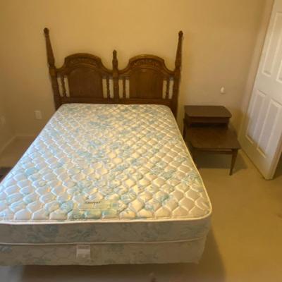 FULL SIZE BED AND LANE SIDE TABLE