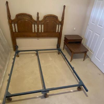FULL SIZE BED AND LANE SIDE TABLE
