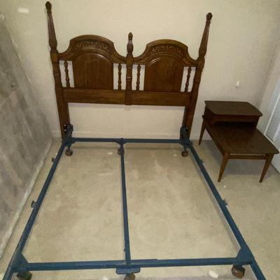 FULL SIZE BED AND LANE SIDE TABLE