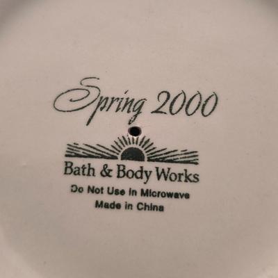 2000 Bath & Body Works Floral Vase