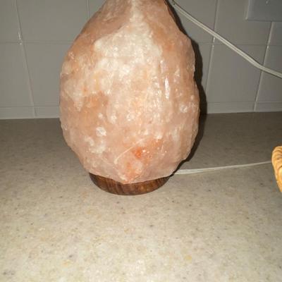 HIMALAYAN ROCK SALT LAMP AND UNIQUE CLAY BOWL