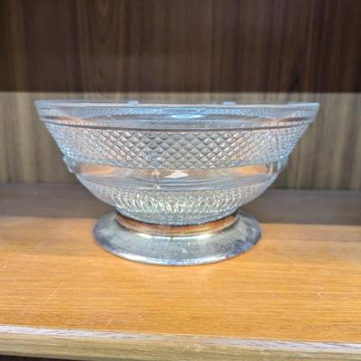 Vintage Silver Plate Made In England Serving Bowl Approx 8 3/4"