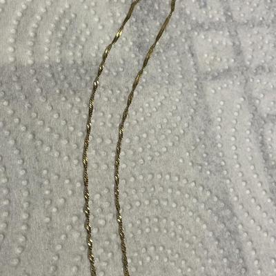 VINTAGE 14K YELLOW GOLD PREOWNED TWIST 18" DAINTY CHAIN 9/10 OF A PENNYWEIGHT/DWT IN GOOD CONDITION.
