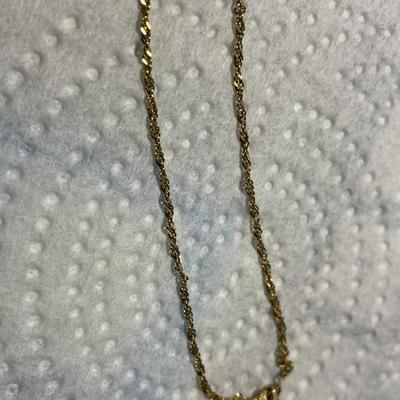 VINTAGE 14K YELLOW GOLD PREOWNED TWIST 18" DAINTY CHAIN 9/10 OF A PENNYWEIGHT/DWT IN GOOD CONDITION.