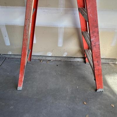 WERNER 6 FT FIBERGLASS LADDER & EXTENSION CORD
