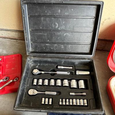 SOCKET SET, WEN 3/8" DRILL AND OTHER HAND TOOLS
