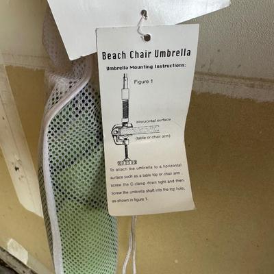 FOLDING CHAIR AND LARGE UMBRELLA