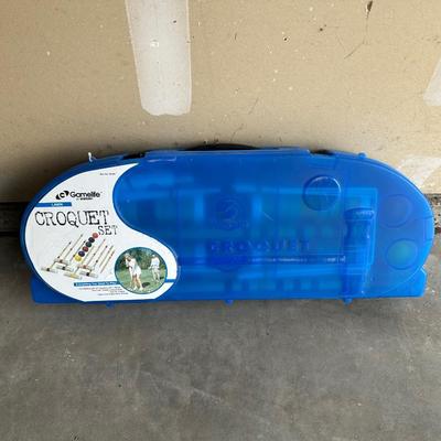 LIKE NEW CROQUET SET AND A YARD RING TOSS GAME