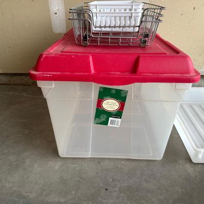 STORAGE AND ORGANIZING ITEMS