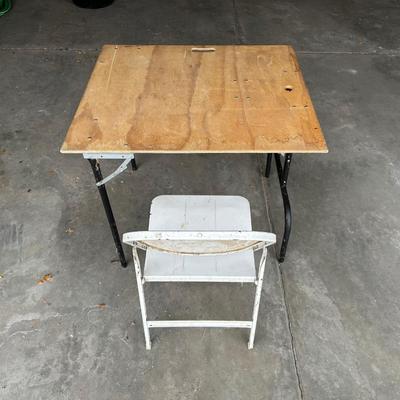 FOLDING CARD TABLE AND FOLDING CHAIR