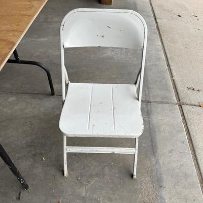 FOLDING CARD TABLE AND FOLDING CHAIR