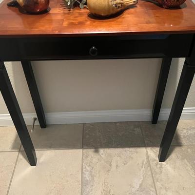 Entry way table