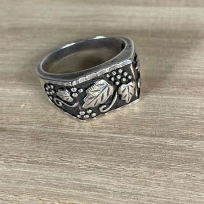 Men’s Black Hills Gold Sterling Silver ring