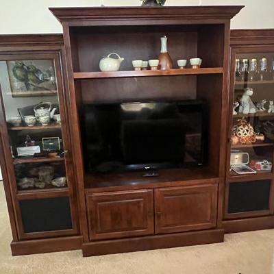 Wall unit