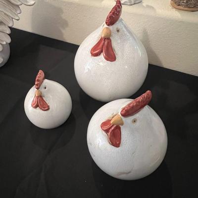 3 Round Roosters