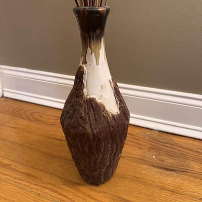 Decorative Faux Floral Arrangement in Wooden Vase w/ Display Table (LR-DZ)