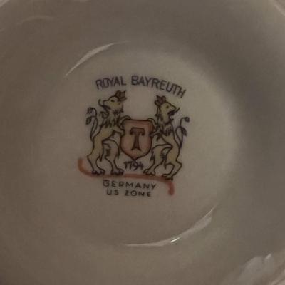 7 cups and saucers