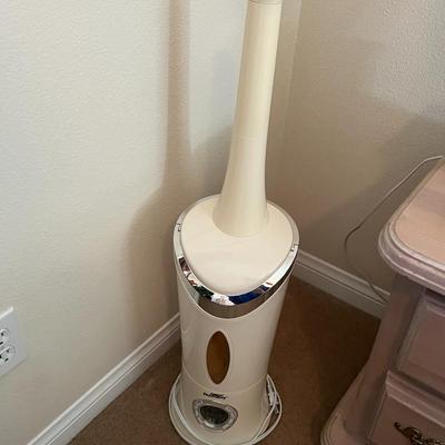 Air Innovations Cool Mist Digital Humidifier with remote