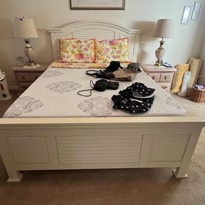 Queen size bed