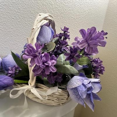 3 Purple flower decorations