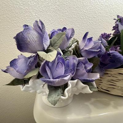 3 Purple flower decorations