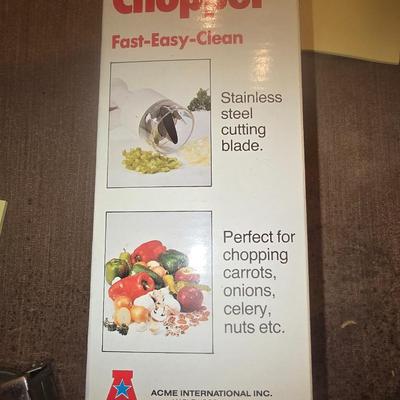 Food chopper in box