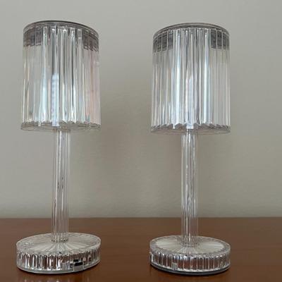 2 rechargeable lamps