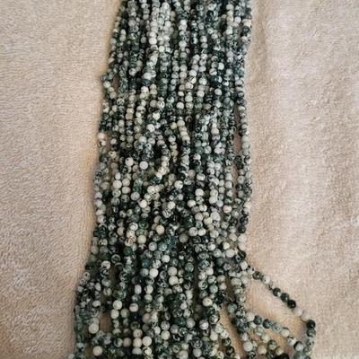 16 STRAND NECKLACE OF JASPER BEADS
